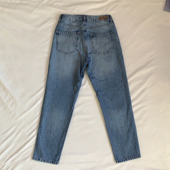 Mom Jeans - Picture 2 of 4